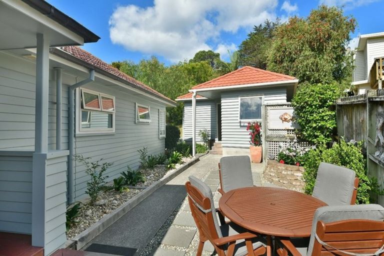 Photo of property in 26 Pohutukawa Avenue, Red Beach, 0932