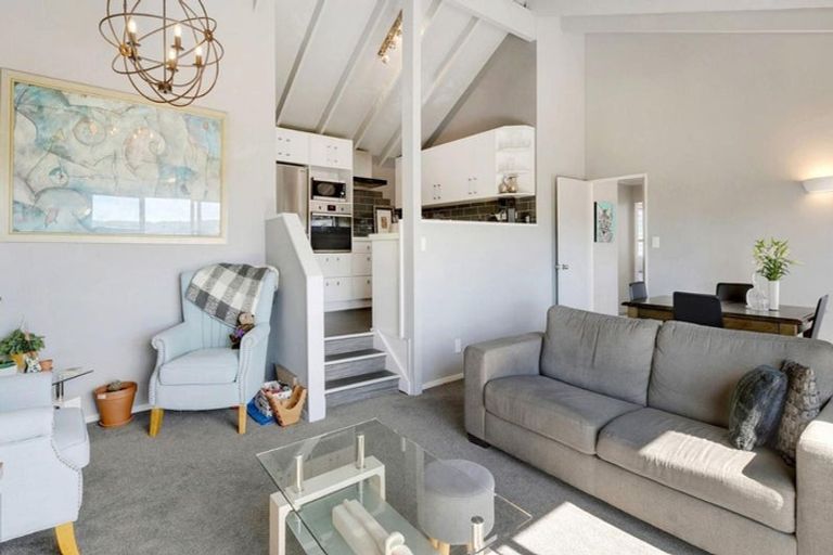 Photo of property in 11 Leeward Drive, Whitby, Porirua, 5024