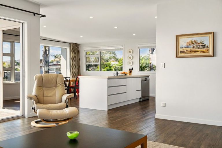 Photo of property in 60 Karewa Parade, Papamoa Beach, Papamoa, 3118
