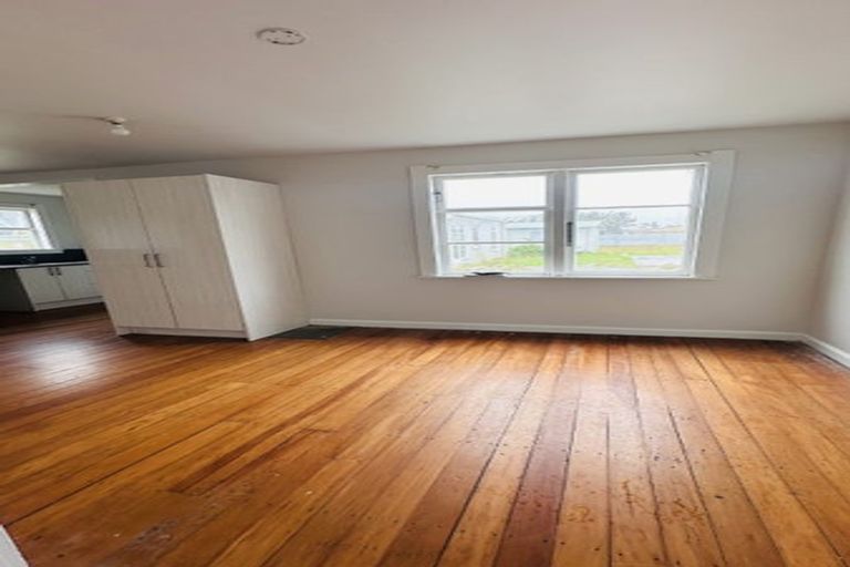 Photo of property in 86 Hinau Street, Castlecliff, Whanganui, 4501