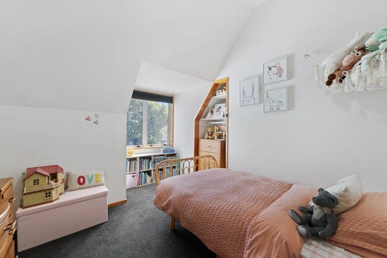 Photo of property in 18 Pyatt Place, Redwood, Christchurch, 8051