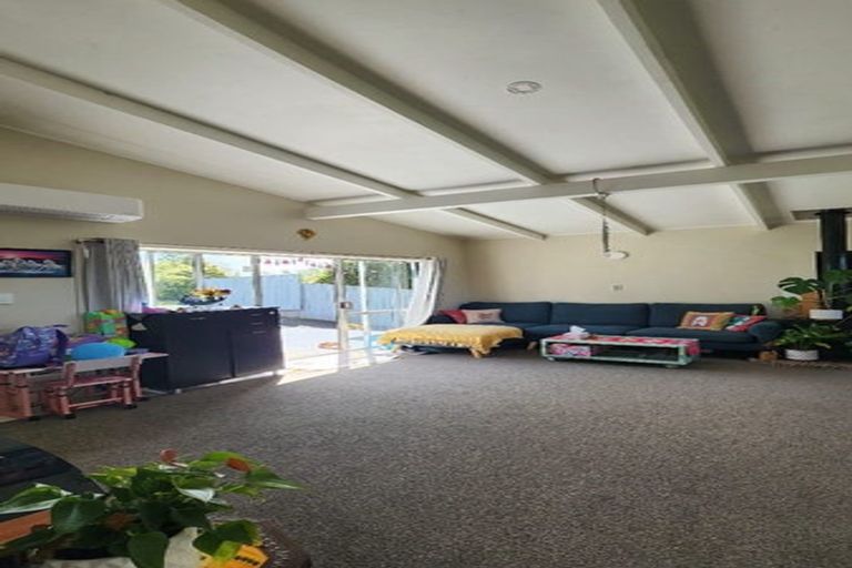 Photo of property in 10 Nandana Drive, Glen Eden, Auckland, 0602