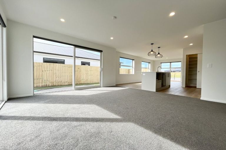 Photo of property in 31 Rita Angus Road, Belfast, 8051