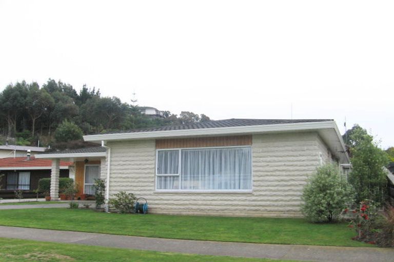 Photo of property in 16b Lowther Place, Taradale, Napier, 4112