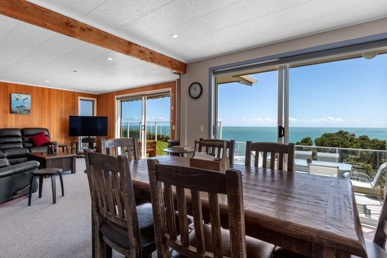 Photo of property in 24 Motukari Place, Onaero, Urenui, 4383