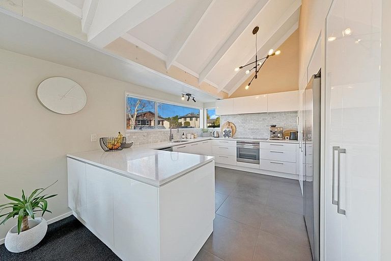 Photo of property in 29 Colina Street, Avonhead, Christchurch, 8042