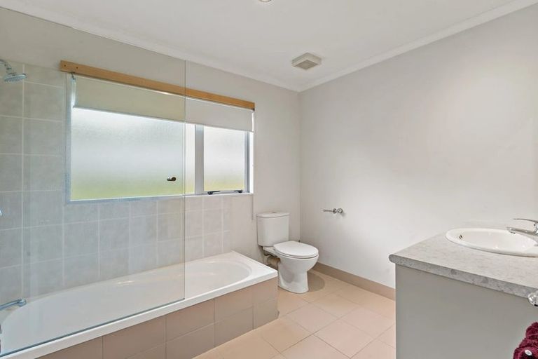 Photo of property in 16 Coral Court, Gulf Harbour, Whangaparaoa, 0930