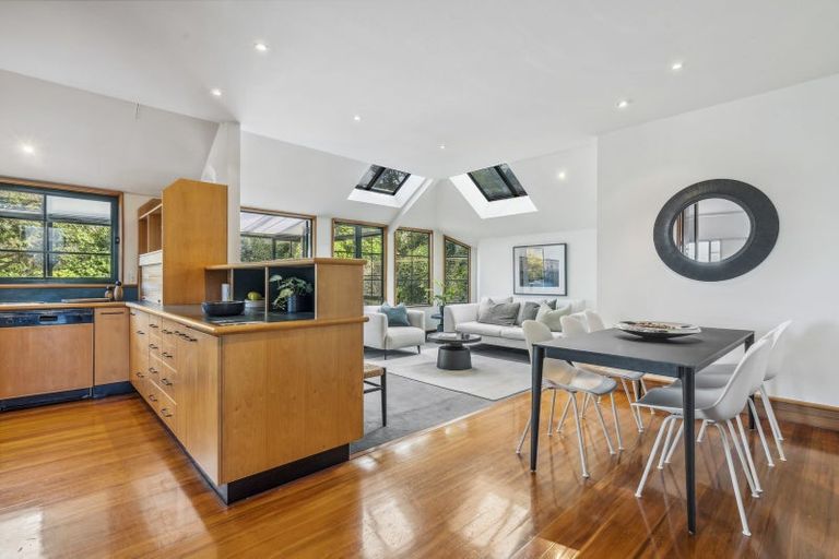 Photo of property in 12b Treasure Grove, Hataitai, Wellington, 6021