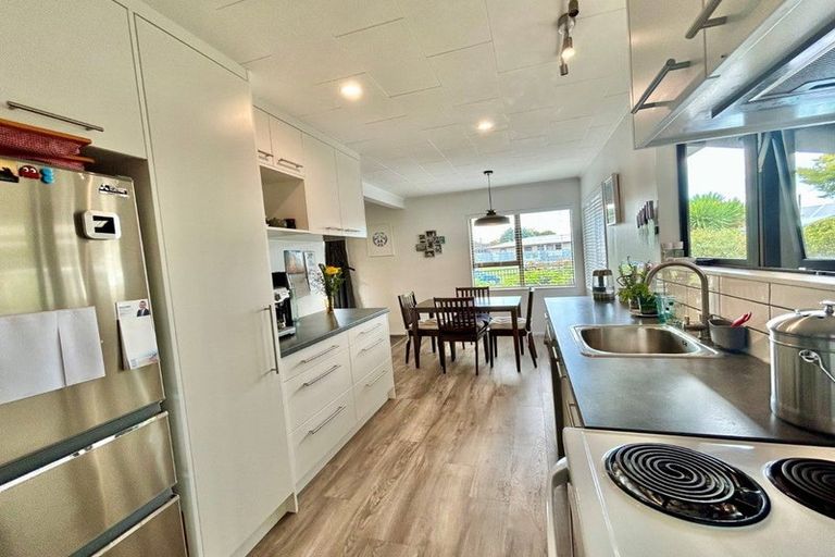 Photo of property in 8 Clement Place, Greenmeadows, Napier, 4112