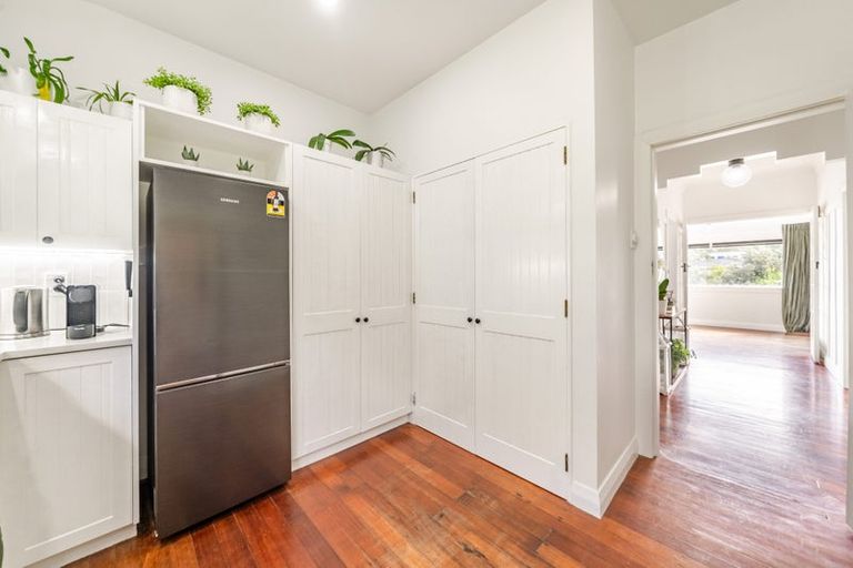 Photo of property in 147 Severn Street, Island Bay, Wellington, 6023