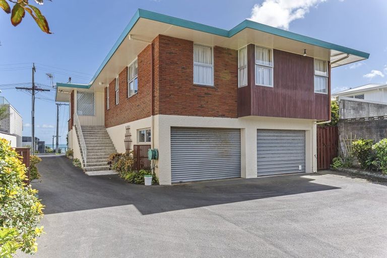 Photo of property in 34 Hamblyn Street, Strandon, New Plymouth, 4312