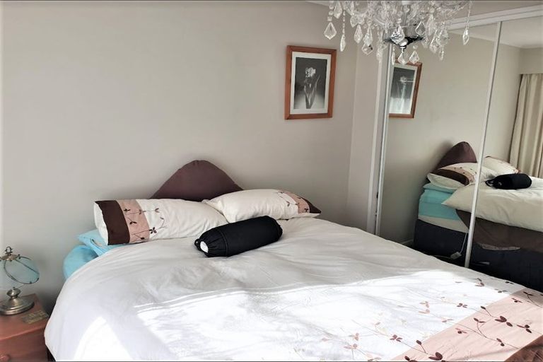 Photo of property in 17f3- Oak Street, Ebdentown, Upper Hutt, 5018