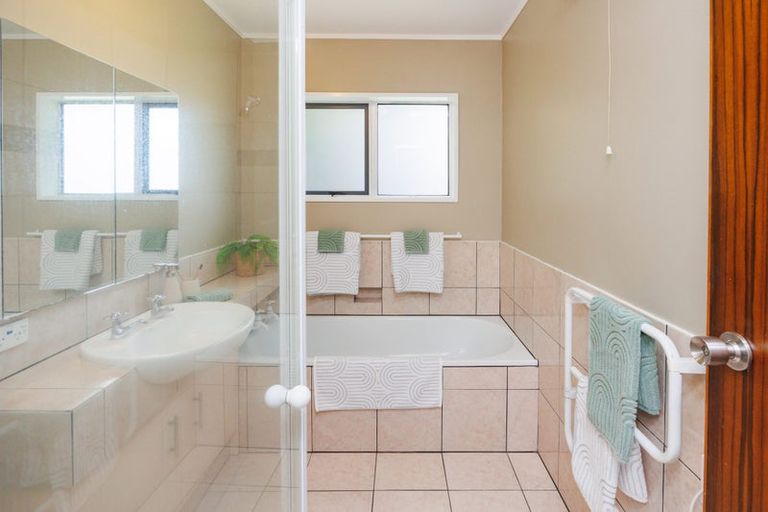 Photo of property in 8c Ihaka Street, Hokowhitu, Palmerston North, 4410