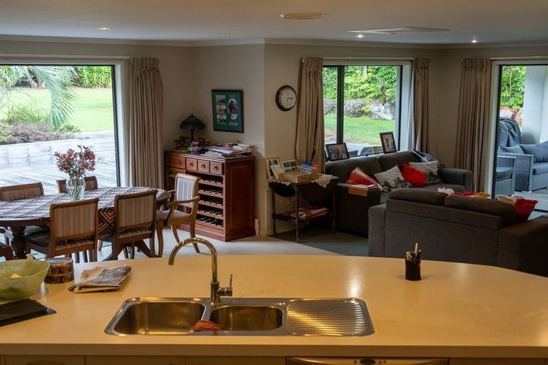 Photo of property in 4 Kotare Heights, Kerikeri, 0230