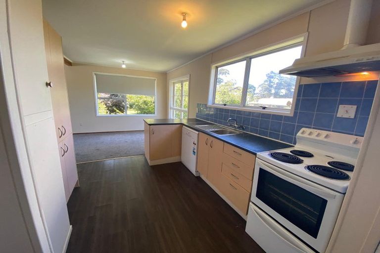 Photo of property in 4 Kilcar Place, Massey, Auckland, 0614