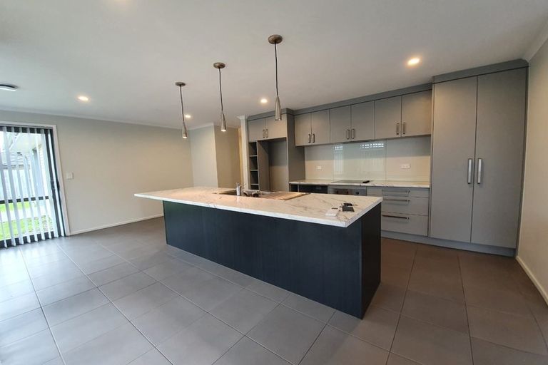 Photo of property in 12 Maxwell Road, Pukekohe, 2120