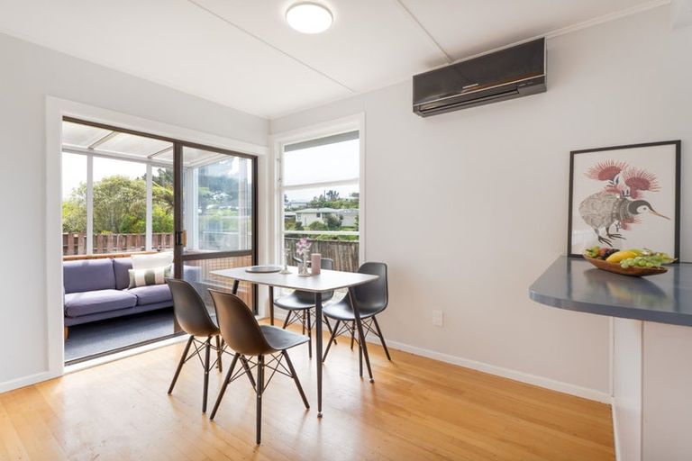 Photo of property in 31 Beazley Avenue, Paparangi, Wellington, 6037