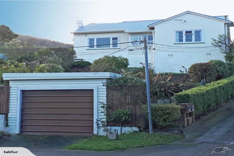Photo of property in 11 Lucknow Terrace, Khandallah, Wellington, 6035