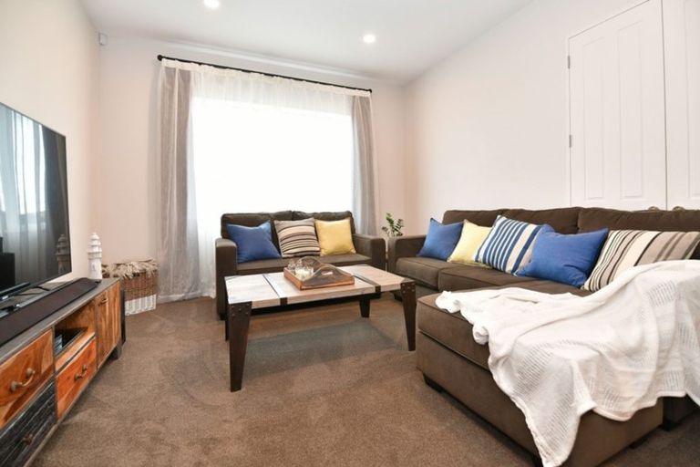 Photo of property in 18 Flavell Drive, Orewa, 0931