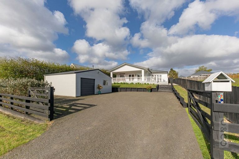 Photo of property in 7 Cambridge Road, Riverhead, 0820