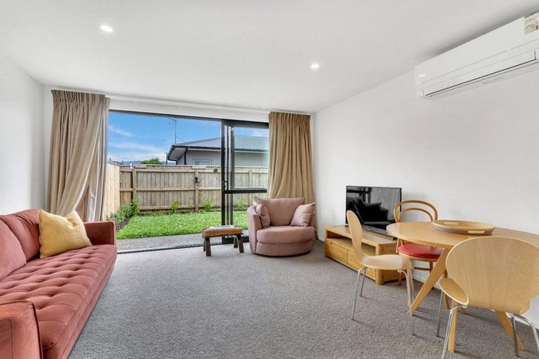 Photo of property in 5/20 Ballinger Place, Carterton, 5713