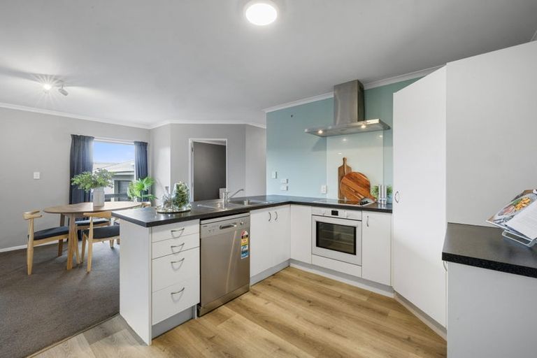 Photo of property in 4/253 Saint Aubyn Street, New Plymouth, 4310
