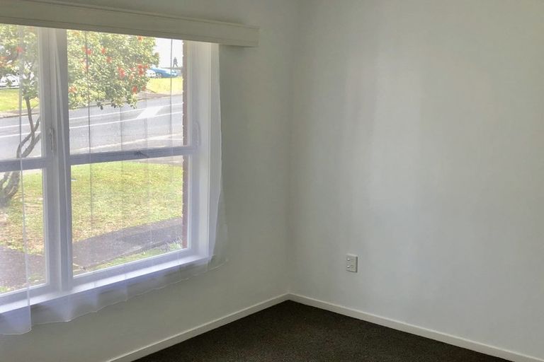 Photo of property in 2/70 Bentley Avenue, Glenfield, Auckland, 0629