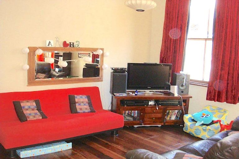 Photo of property in 44 Rolleston Street, Mount Cook, Wellington, 6021