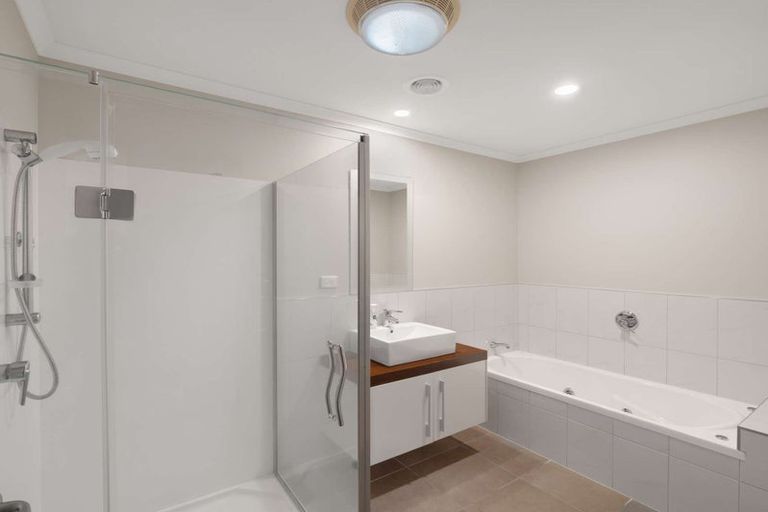 Photo of property in 4 Lagoon View, Gulf Harbour, Whangaparaoa, 0930