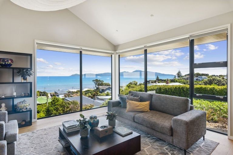 Photo of property in 15 Karekare Road, Raumati South, Paraparaumu, 5032
