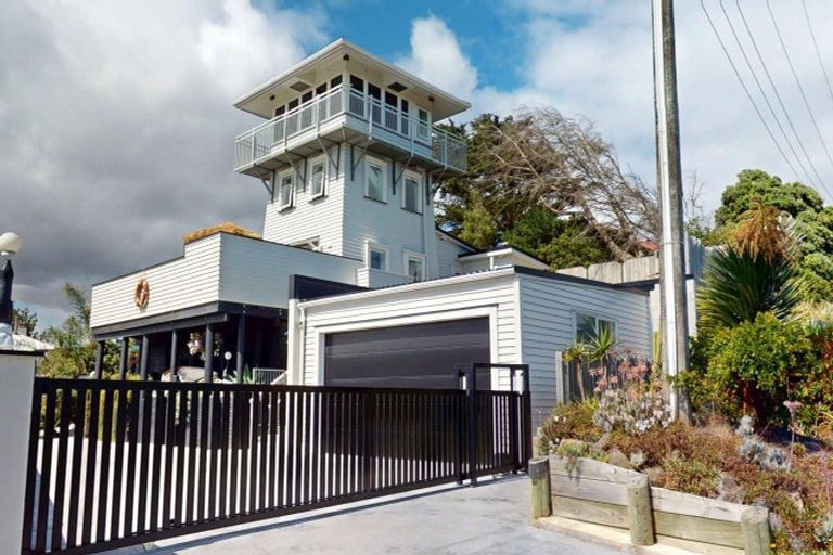 Photo of property in 112 Kahukura Avenue, Waitarere Beach, Levin, 5510