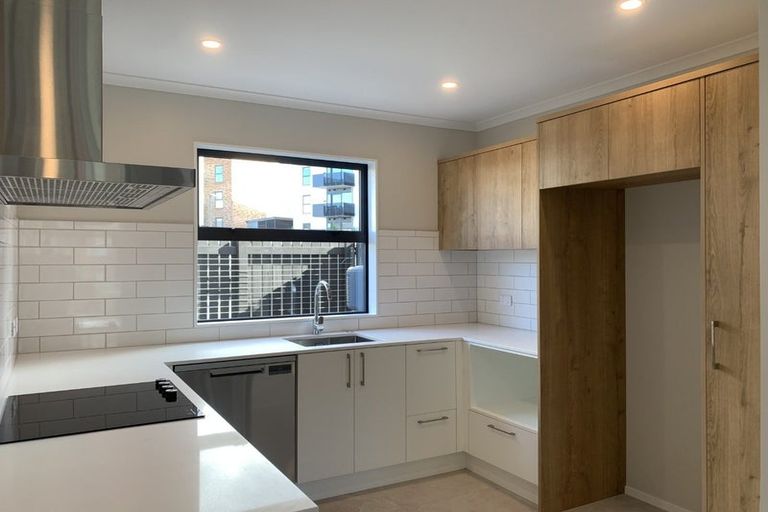 Photo of property in 5 Te Rito Road, Hobsonville, Auckland, 0616