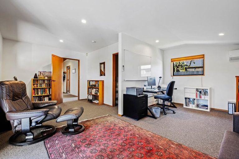 Photo of property in 84 Palatine Terrace, Saint Martins, Christchurch, 8022