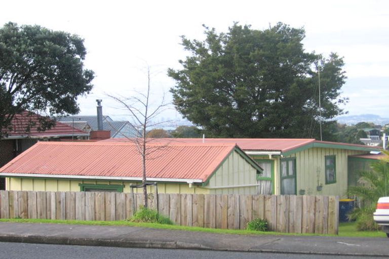 Photo of property in 106 Lincoln Park Avenue, Massey, Auckland, 0614