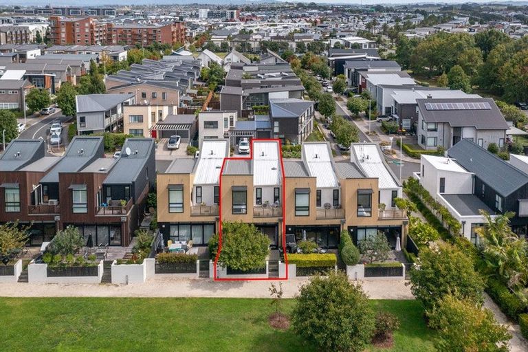 Photo of property in 16 Hastings Street, Hobsonville, Auckland, 0616