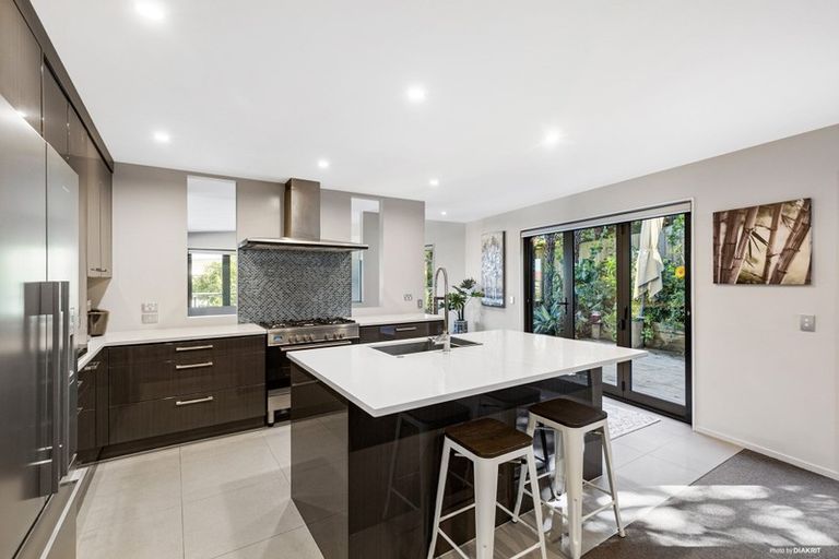 Photo of property in 21 Mariners View Road, Beach Haven, Auckland, 0626