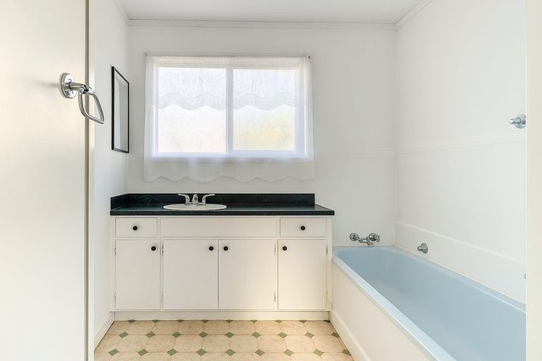 Photo of property in 5 Leonard Place, Dinsdale, Hamilton, 3204