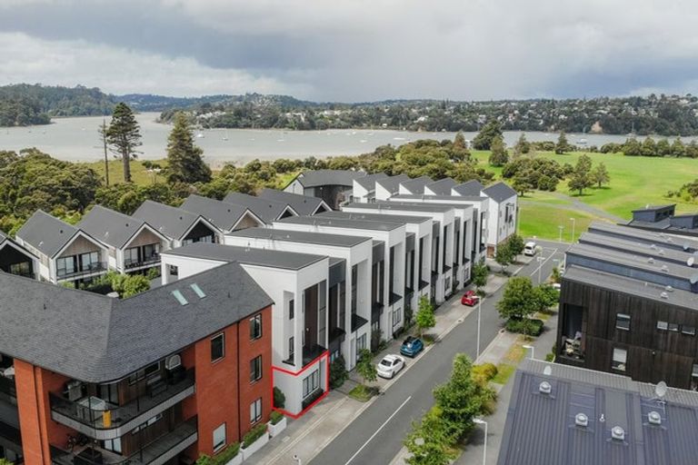 Photo of property in 42 Rangihina Road, Hobsonville, Auckland, 0616