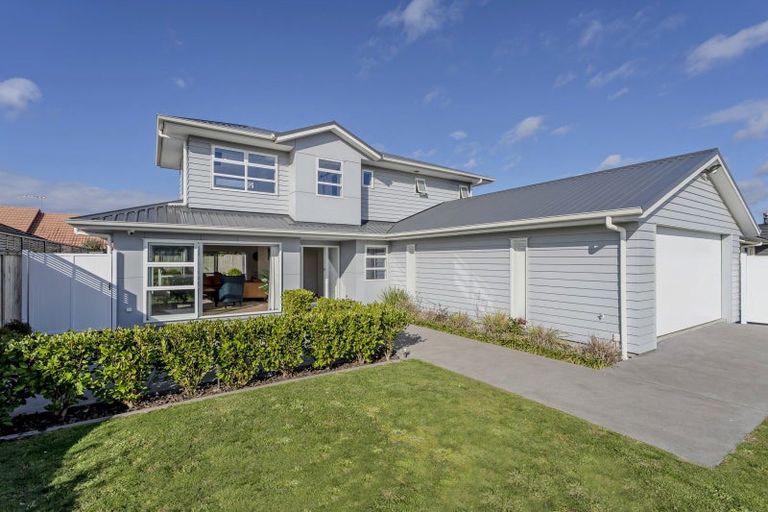 Photo of property in 100 Kupe Drive, Whitianga, 3510