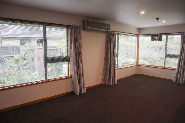 Photo of property in 11 Amdale Avenue, Broomfield, Christchurch, 8042