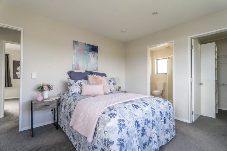 Photo of property in 213 Mark Avenue, Grenada Village, Wellington, 6037