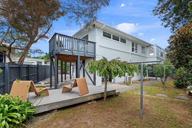 Photo of property in 42a Woodglen Road, Glen Eden, Auckland, 0602