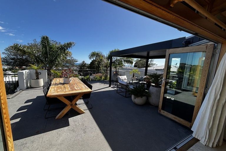 Photo of property in 163 Vivian Street, New Plymouth, 4310