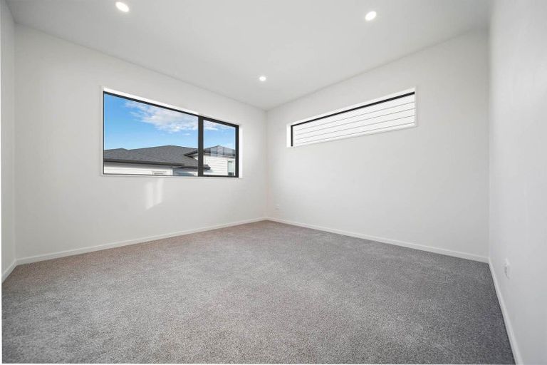 Photo of property in 1b Clematis Avenue, Murrays Bay, Auckland, 0630