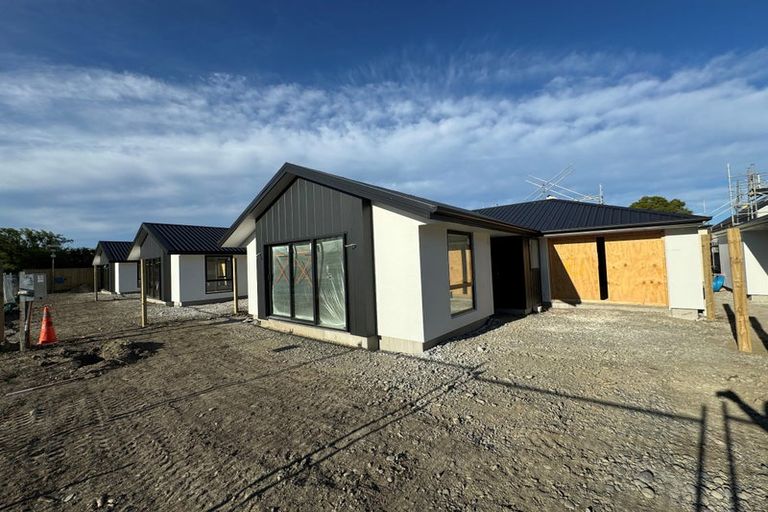 Photo of property in 3/25 Winters Road, Redwood, Christchurch, 8051