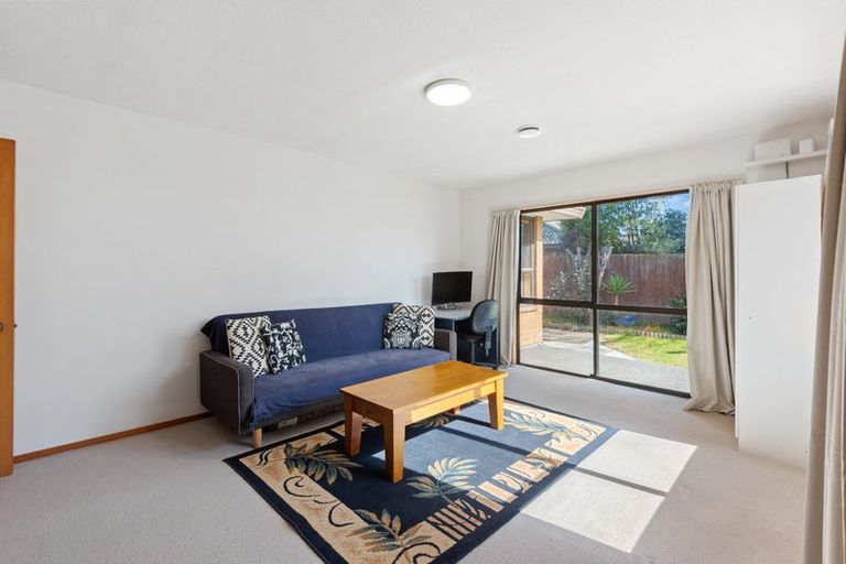 Photo of property in 2/12 Algie Place, Avonhead, Christchurch, 8042