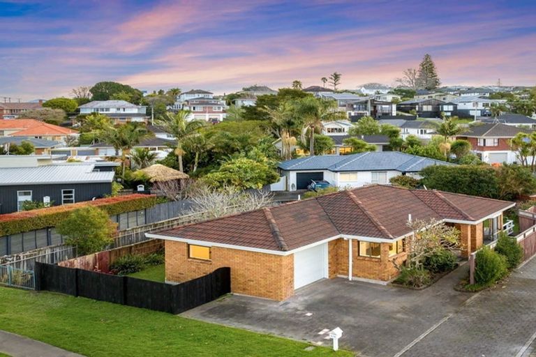 Photo of property in 63a Nile Road, Milford, Auckland, 0620