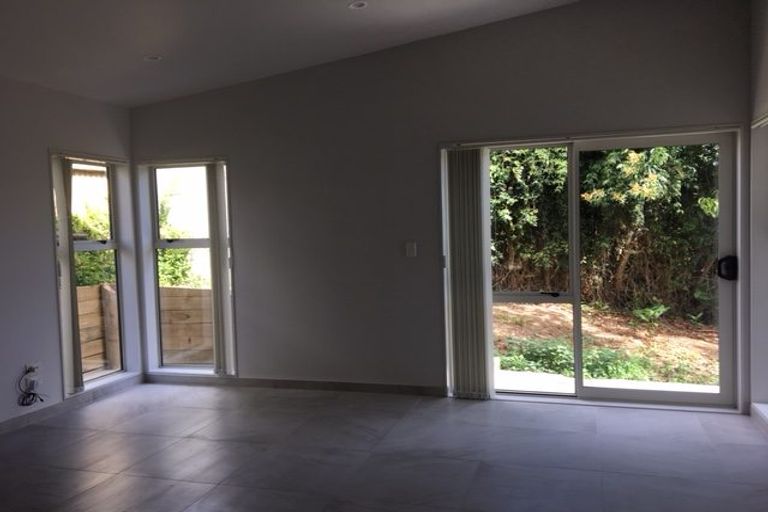 Photo of property in 34 Tamahere Drive, Glenfield, Auckland, 0629