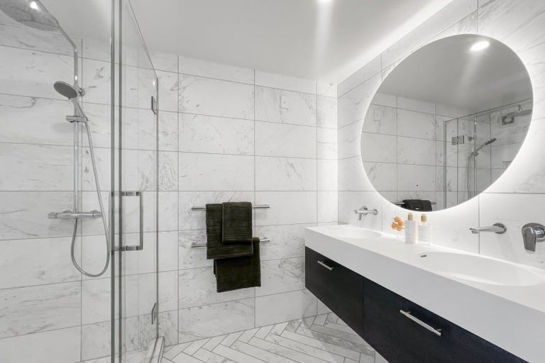 Photo of property in 2/43 Princes Street, Northcote Point, Auckland, 0627