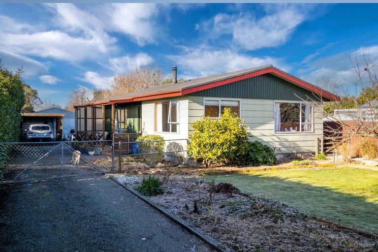 Photo of property in 22 Campbell Street, Geraldine, 7930